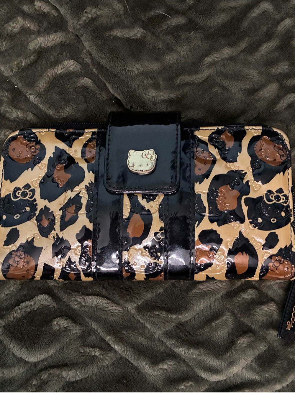 Hello Kitty Leopard Print Patent Wallet - Black & Brown